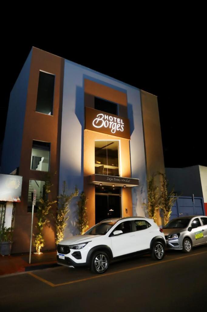 Hotel Borges Quirinopolis エクステリア 写真