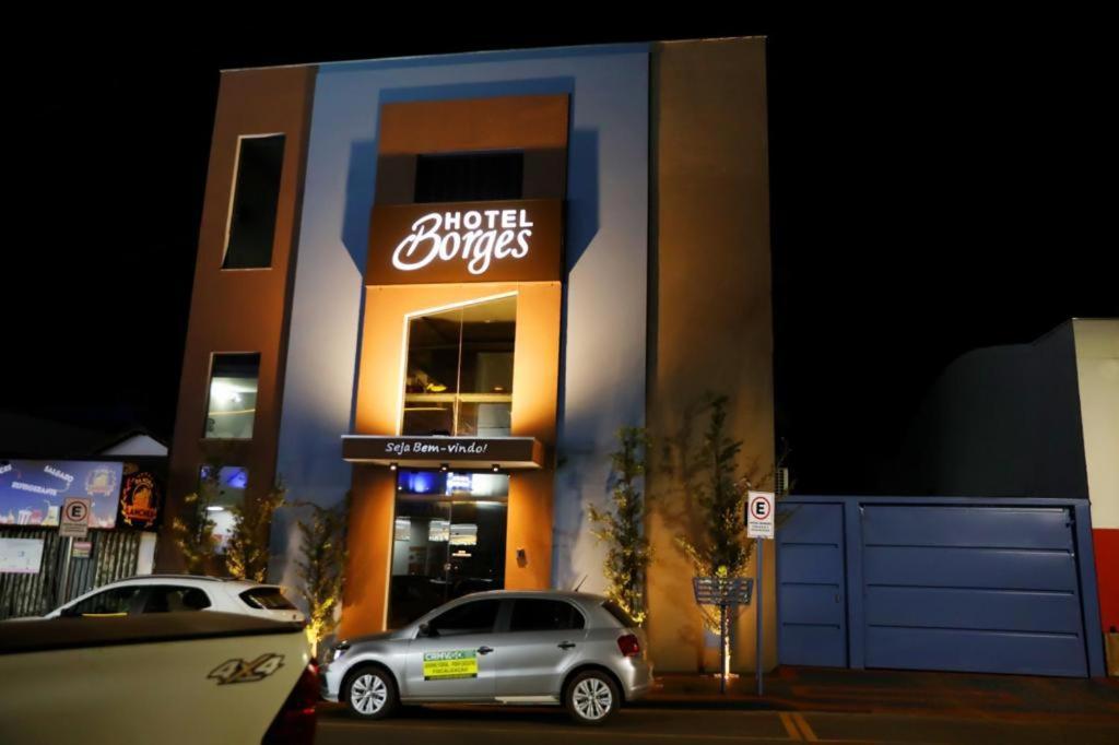 Hotel Borges Quirinopolis エクステリア 写真