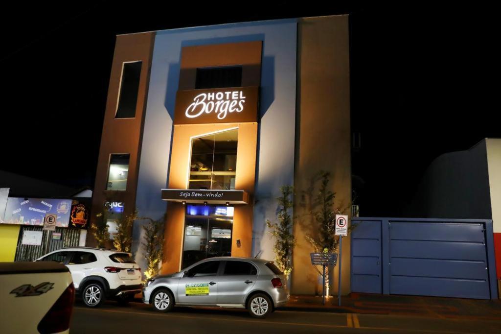 Hotel Borges Quirinopolis エクステリア 写真