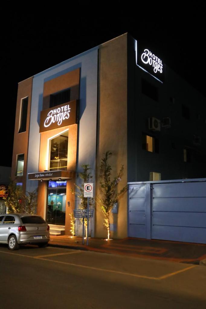 Hotel Borges Quirinopolis エクステリア 写真